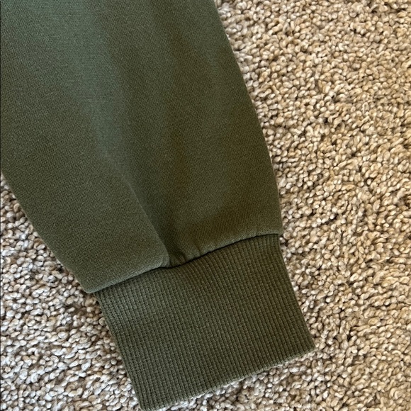 Under Armour Hoodies in Burgundy, Gray, and Olive EUC Men’s Small - Picture 4 of 13